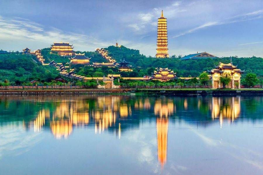 chua-bai-dinh-quan-the-tam-linh-noi-tieng-nhat-viet-nam
