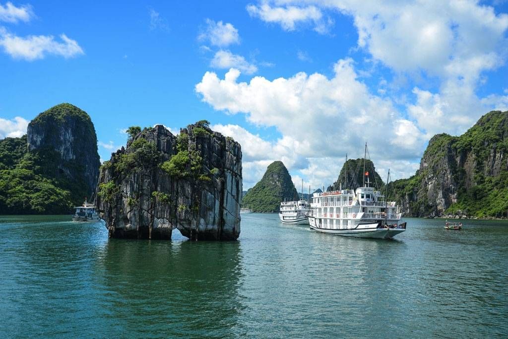 vinh-ha-long-diem-du-lich-nghi-duong-bac-nhat-cua-mien-bac